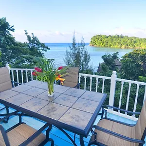 https://moon-san-villa-at-the-blue-lagoon.comcaribbean.com